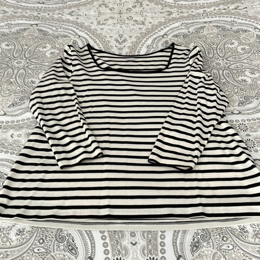 Square neck ladies 3/4 length sleeve top